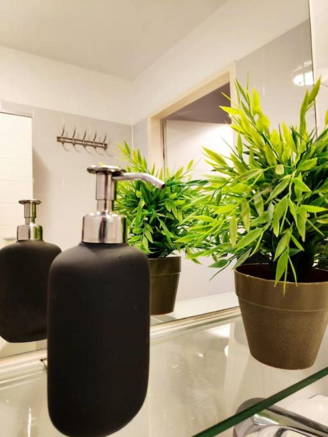 Nd Exquisites Wundervolles Ruhiges Terrassenapartment Mit Garage 비엔나 외부 사진